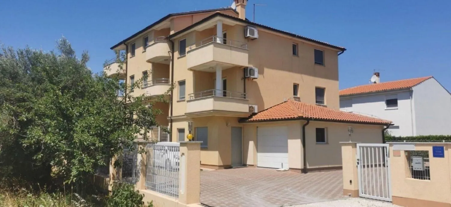 Apartments Gorgi Liznjan